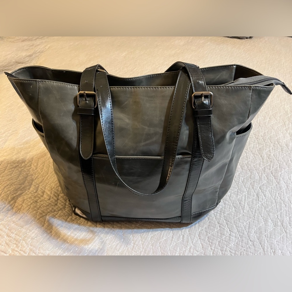 Shiraleah Gray and Black Travel Bag with Silver Detail